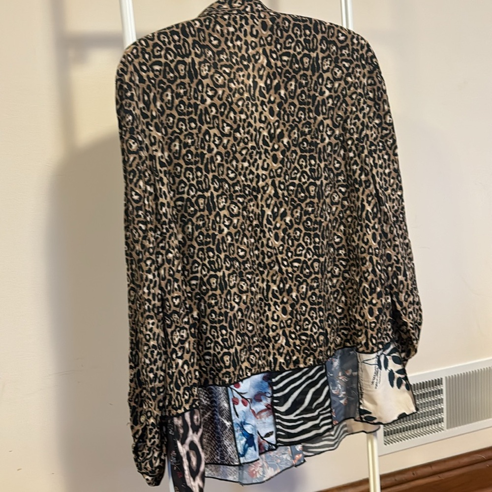 JOHN MARK Leopard Print Button-Up Blouse - Picture 5 of 5